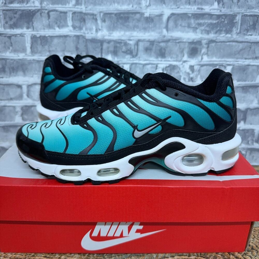 Nike Air Max Plus Tn SE Clear Emerald White Black 862201-008 Womens Size 6 New
